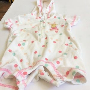 FINAL MARKDOWN Disney classic Pooh terry hooded romper 3-6 months